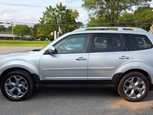 Used 2011 Subaru Forester 2.5X Touring AWD/4WD image 9