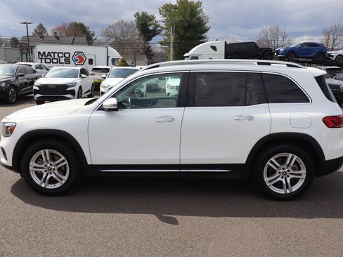 Used 2022 Mercedes-Benz GLB 250 4MATIC w/ Premium Package Lite image 8