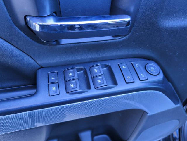 Used 2018 Chevrolet Silverado 1500 LT w/ All Star Edition AWD/4WD image 13