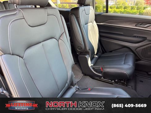 New 2025 Jeep Grand Cherokee L Limited image 25