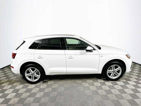 Used 2024 Audi Q5 e Premium w/ Convenience Package image 8