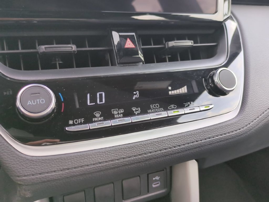 Used 2023 Toyota Corolla Cross AWD Hybrid image 26