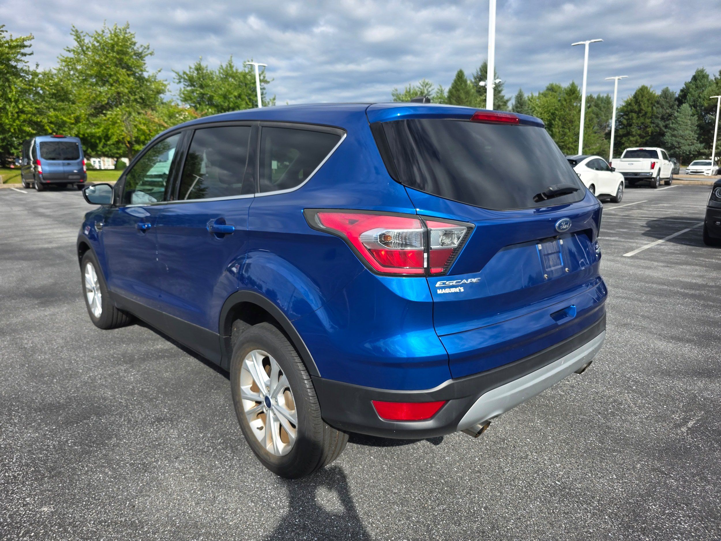 Used 2017 Ford Escape SE AWD/4WD image 3