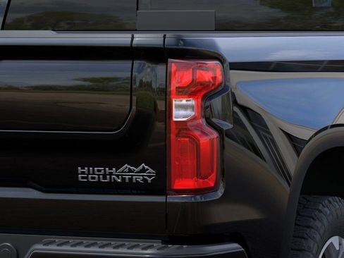 New 2026 Chevrolet Silverado 1500 High Country w/ Technology Package AWD/4WD image 11