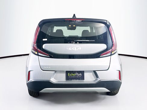 Used 2025 Kia Soul LX w/ LX Technology Package FWD image 7