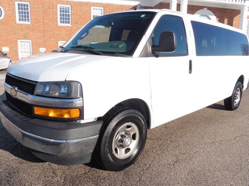 Used 2020 Chevrolet Express 3500 LT w/ LT Preferred Equipment Group image 21