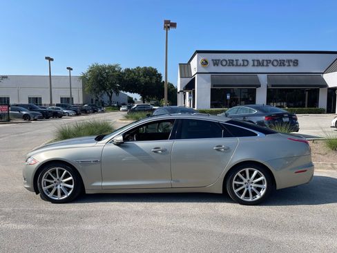 Used 2013 Jaguar XJ RWD image 2