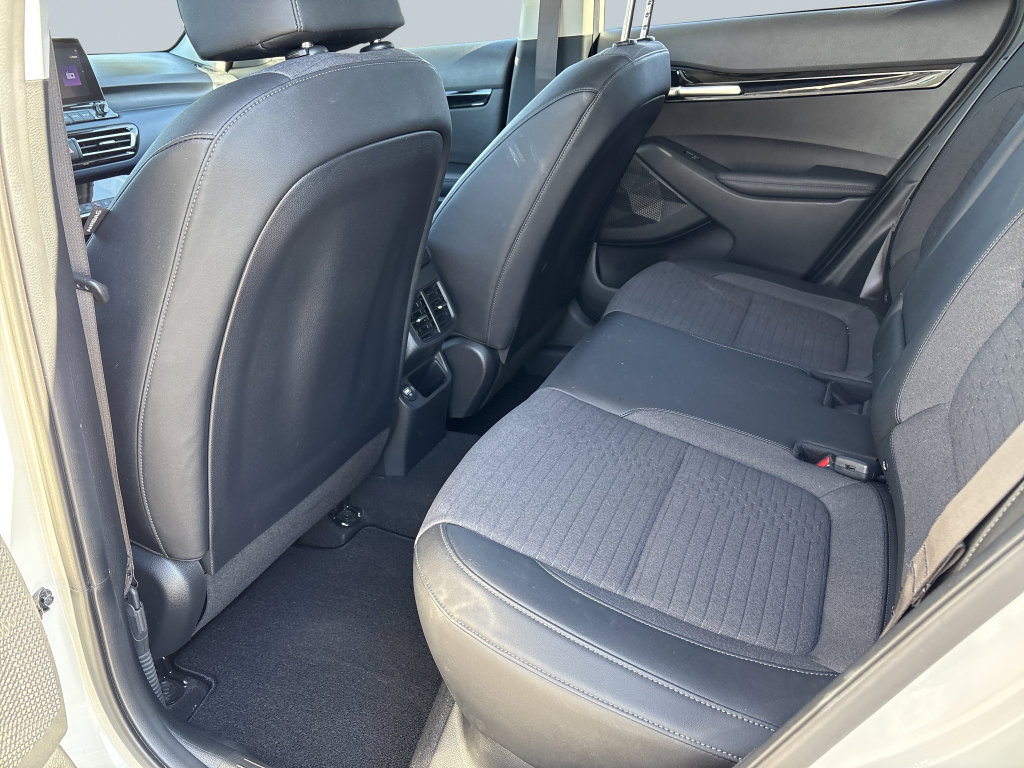 Used 2023 Kia Seltos S w/ Navigation Package FWD image 29