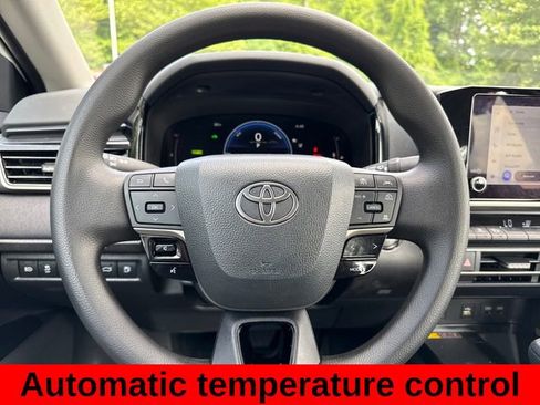 Used 2026 Toyota Camry LE FWD image 17