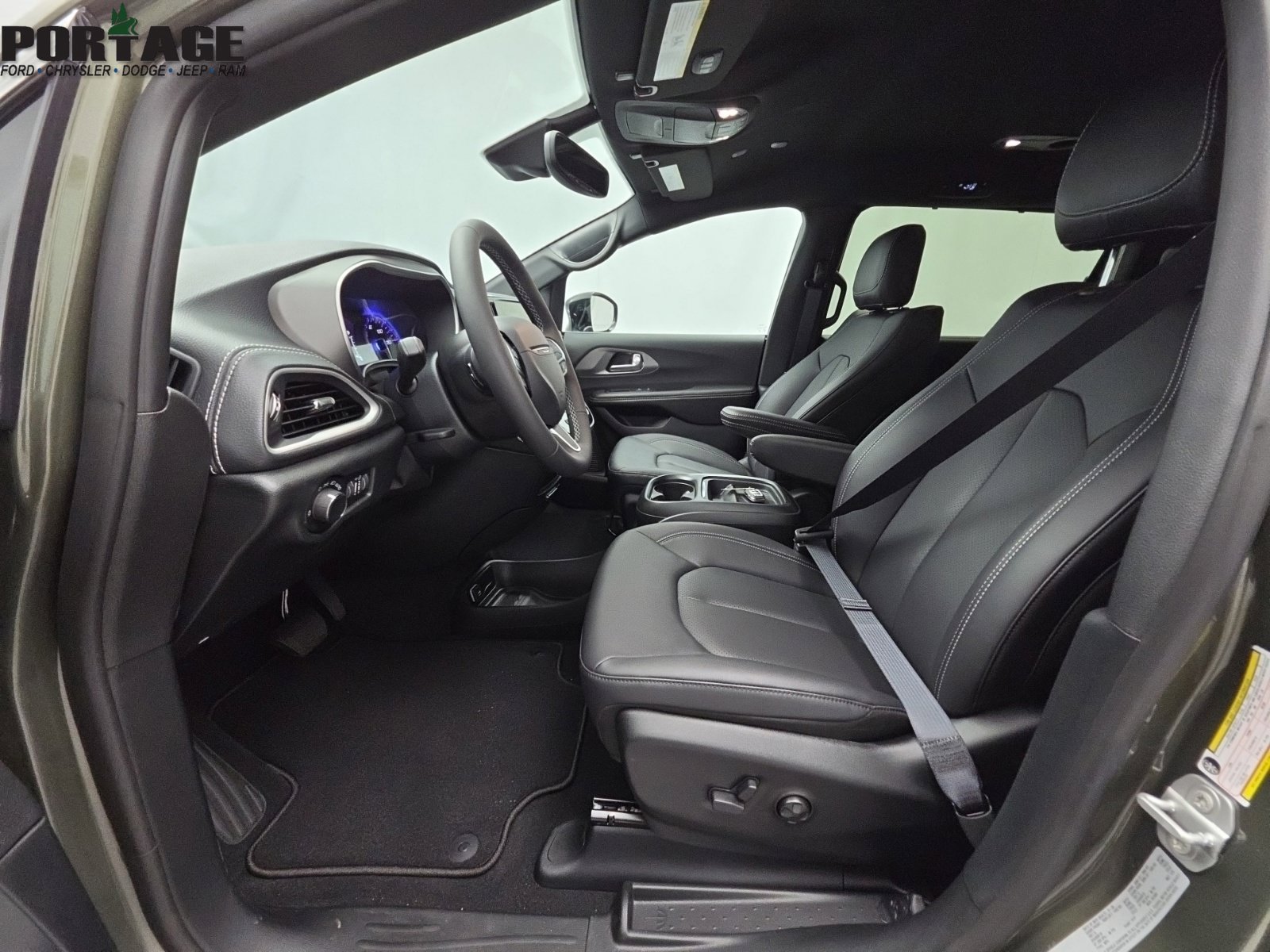 New 2027 Chrysler Pacifica Select AWD/4WD image 15
