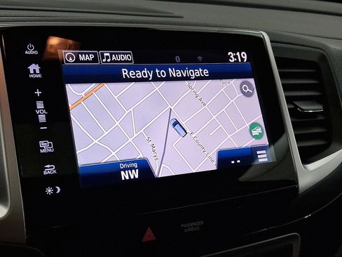 Used 2018 Honda Pilot Touring image 6