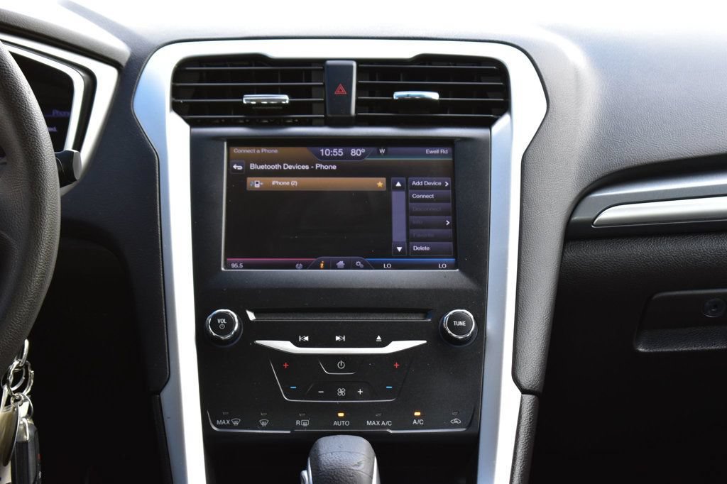 Used 2013 Ford Fusion SE FWD image 28