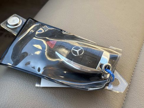 Used 2011 Mercedes-Benz E 350 Cabriolet image 37