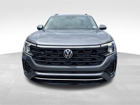 Used 2024 Volkswagen Atlas SEL Premium R-Line image 2
