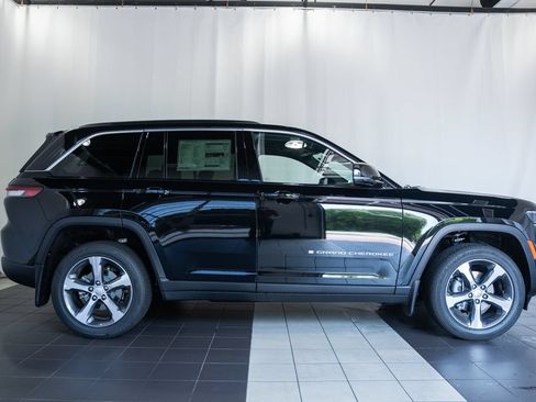 New 2026 Jeep Grand Cherokee Limited AWD/4WD image 3