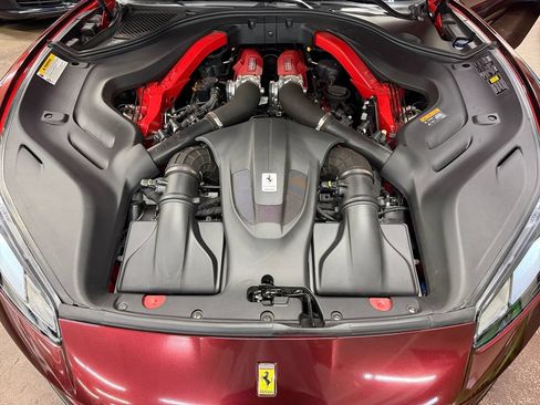 Used 2019 Ferrari Portofino RWD image 14