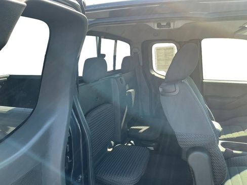 Used 2010 Nissan Frontier SE w/ SE Value Truck Pkg image 23