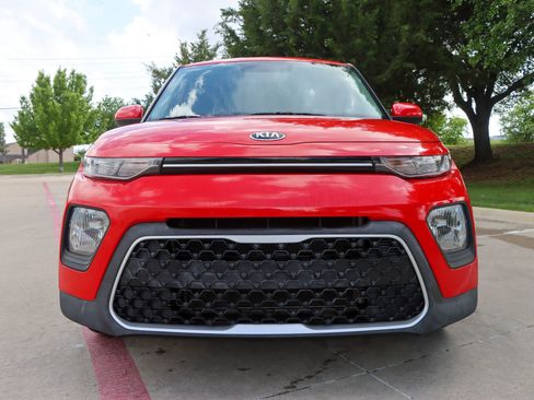 Used 2020 Kia Soul LX image 2