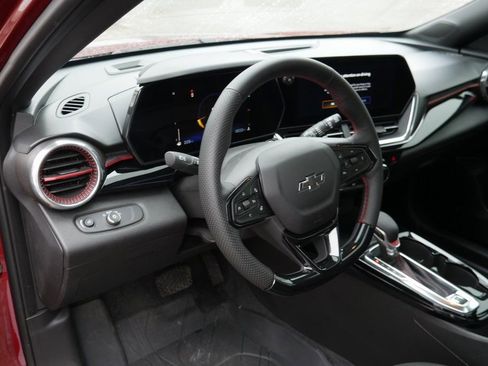 Used 2025 Chevrolet Trax RS w/ Sunroof Package image 10