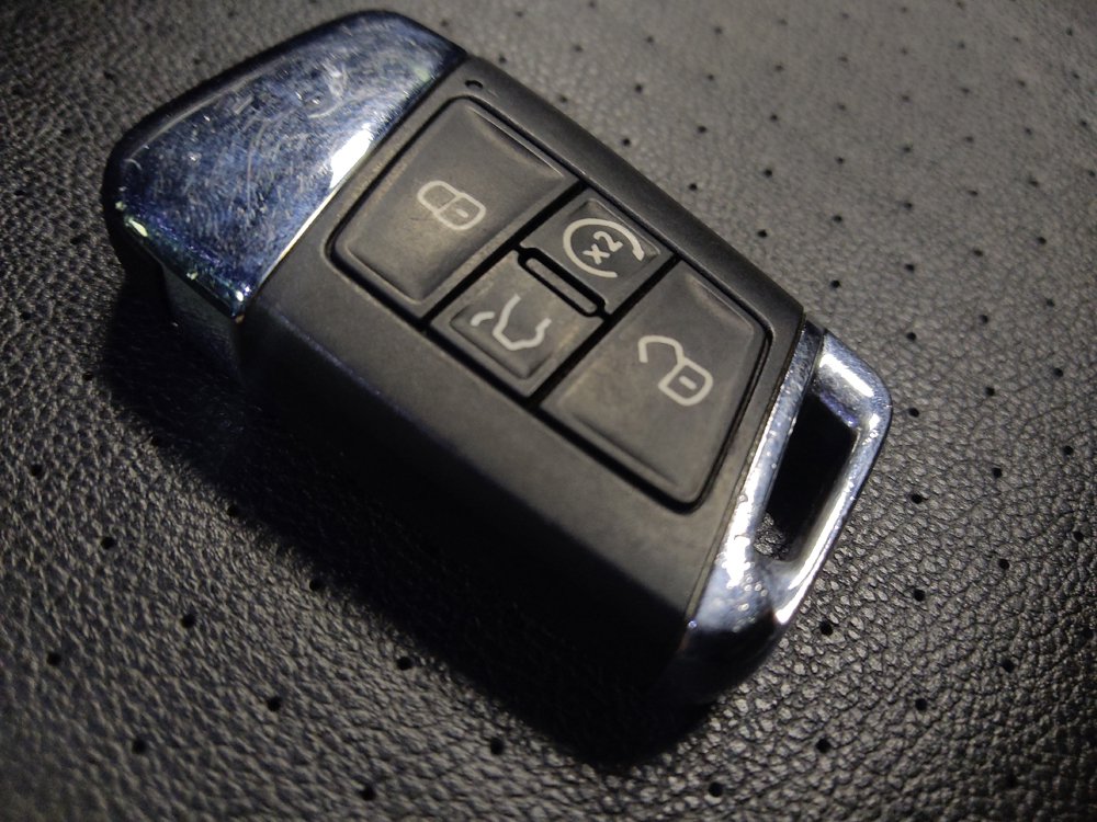 Used 2022 Volkswagen Atlas Cross Sport SE FWD image 32