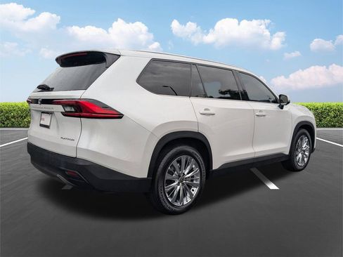 Used 2024 Toyota Grand Highlander AWD image 5