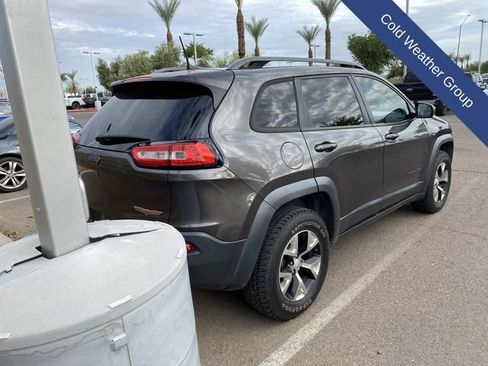 Used 2018 Jeep Cherokee Trailhawk w/ Cold Weather Group AWD/4WD image 5