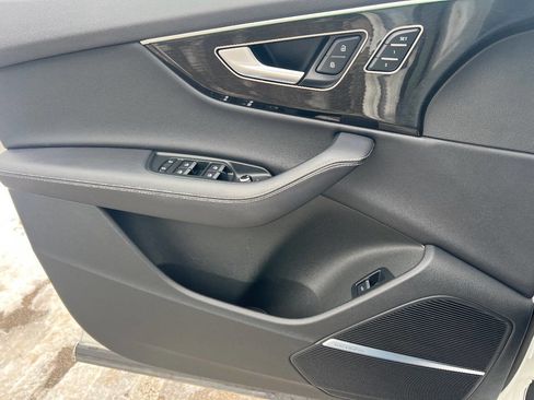 Used 2025 Audi Q7 3.0T Premium Plus AWD/4WD image 21
