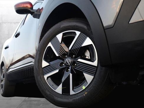 New 2026 Nissan Kicks SV w/ SV Premium Package image 3