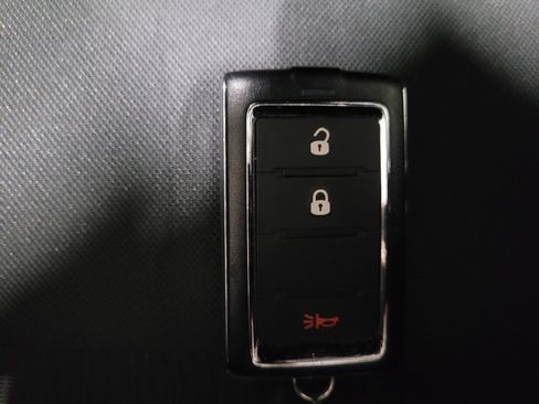 Used 2023 Jeep Grand Cherokee Laredo AWD/4WD image 32