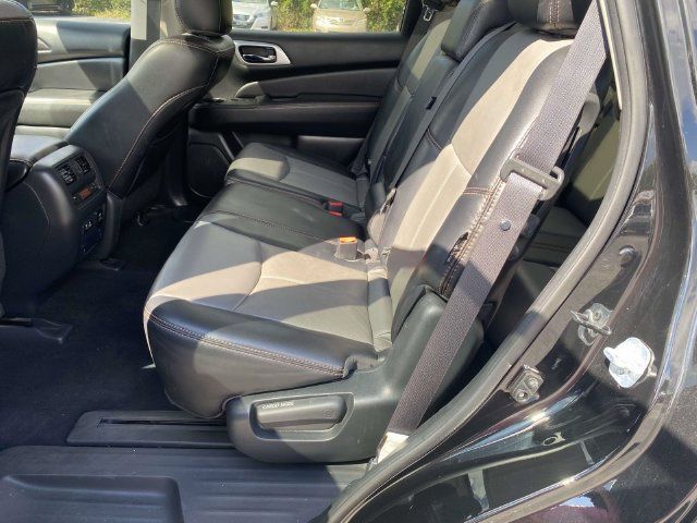 Used 2020 Nissan Pathfinder SL FWD image 11