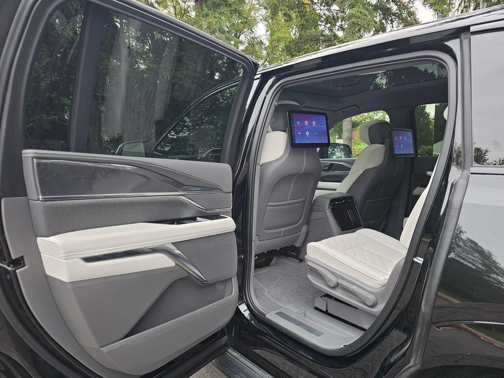 New 2026 Cadillac Escalade IQ Sport 1 w/ LPO, Floor Liner Package AWD/4WD image 19