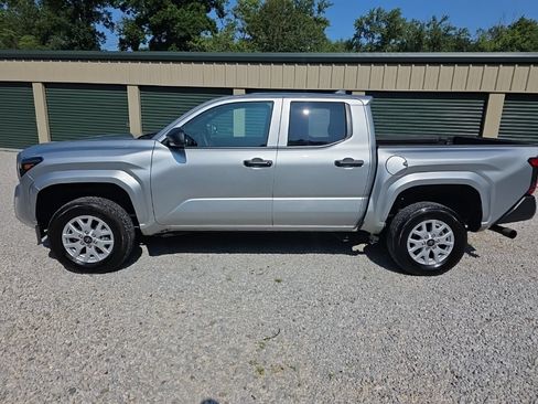 Certified 2024 Toyota Tacoma SR AWD/4WD image 3
