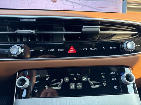 New 2026 Genesis GV70 2.5T Advanced image 19