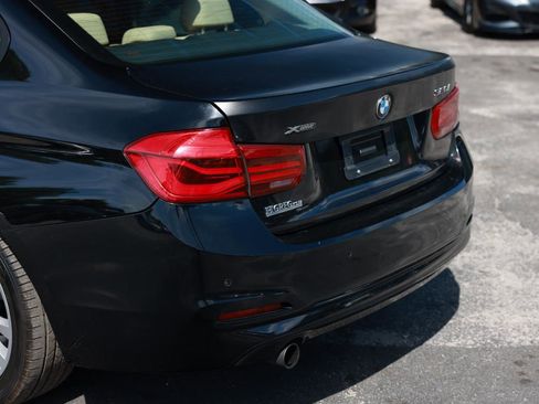 Used 2017 BMW 320i xDrive Sedan AWD/4WD image 37