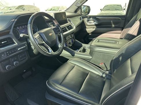 Used 2021 Chevrolet Tahoe Premier w/ Premium Package image 3