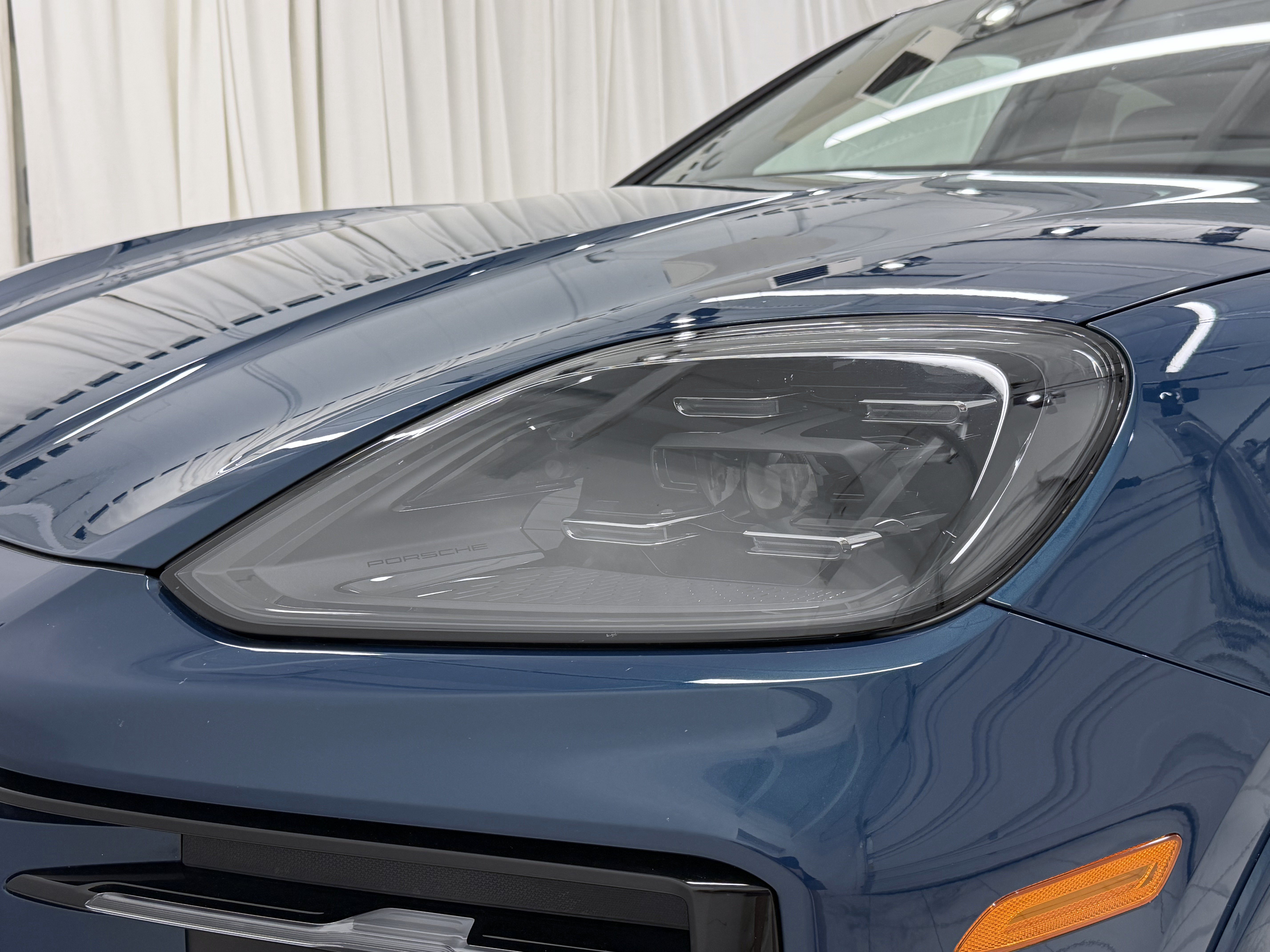 Certified 2024 Porsche Cayenne Coupe AWD/4WD image 17