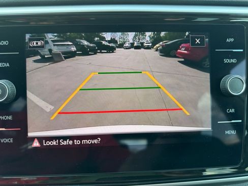 Used 2023 Volkswagen Atlas SE w/ Panoramic Sunroof Package image 23