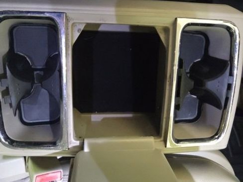 Used 2015 Chrysler Town & Country Touring image 45