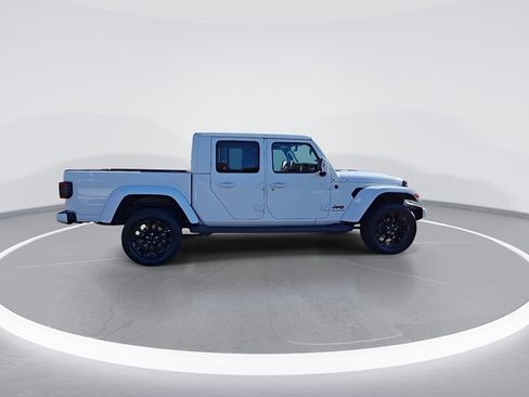Used 2023 Jeep Gladiator Overland image 10