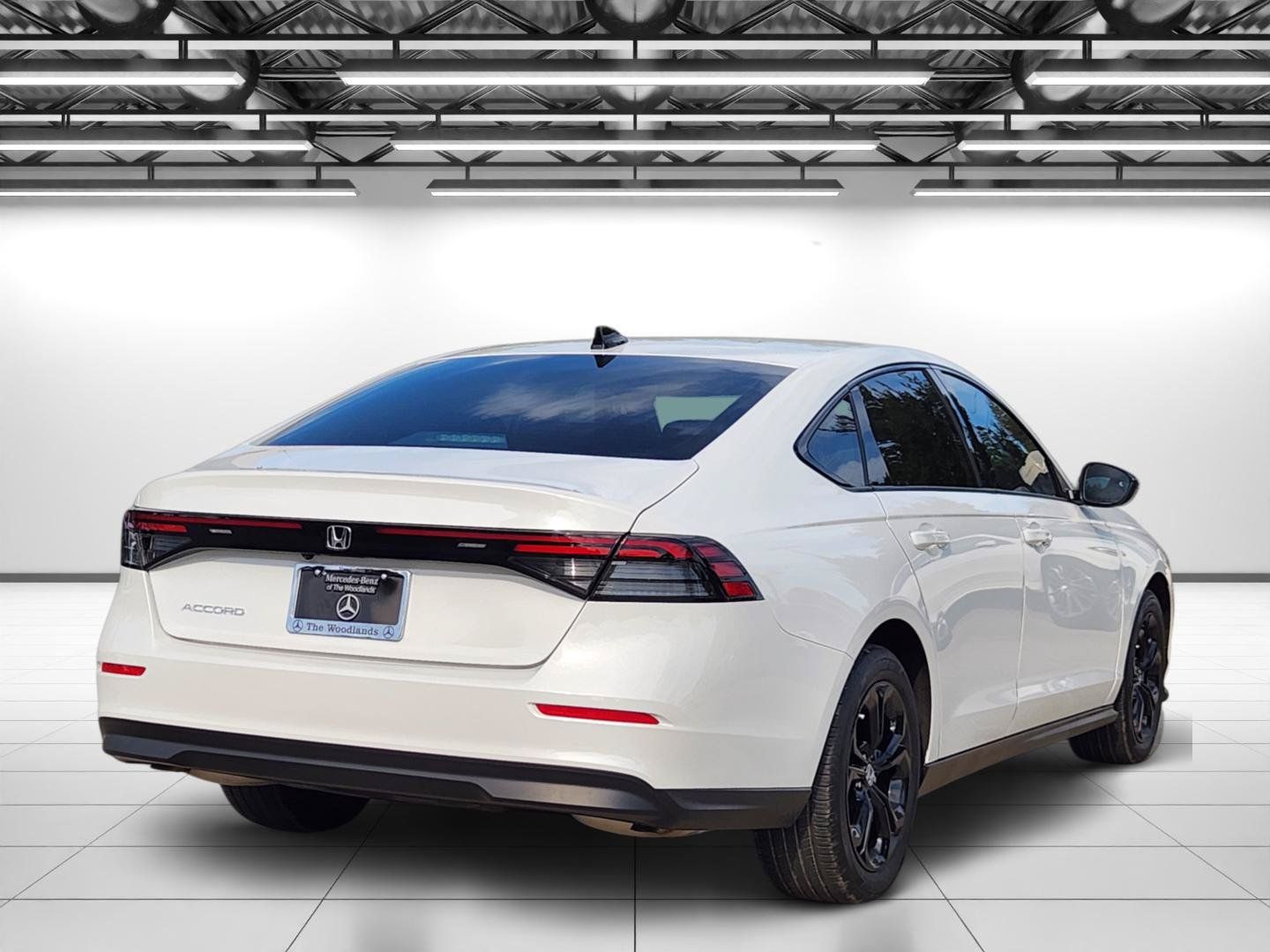 Used 2025 Honda Accord SE image 9