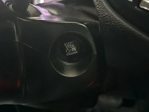 Used 2018 Jeep Compass Sport w/ Tech Group FWD image 15