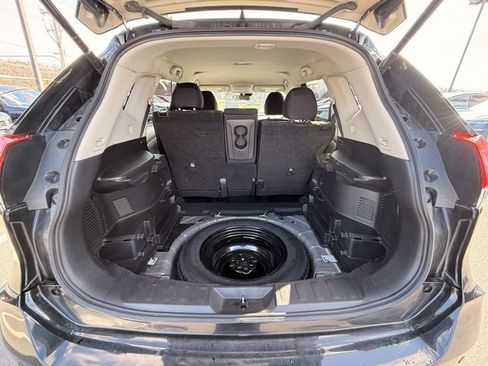 Certified 2019 Nissan Rogue SV image 17