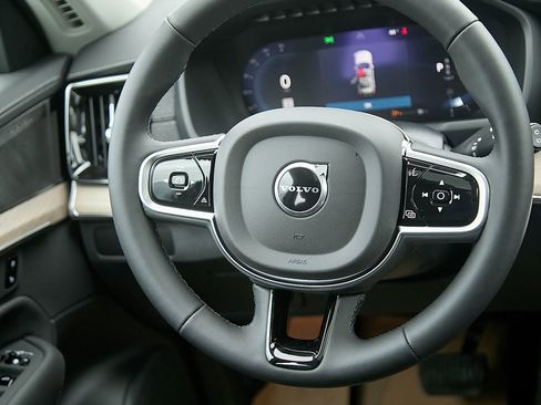 New 2025 Volvo XC90 B6 Plus w/ Protection Package Premier image 25