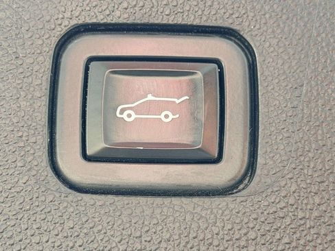 Used 2020 Chevrolet Traverse LT AWD/4WD image 6