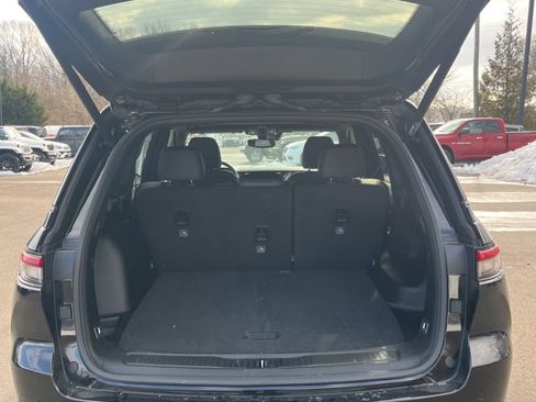 Used 2023 Jeep Grand Cherokee Altitude image 17