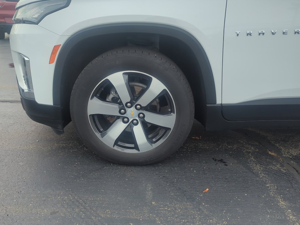 Certified 2023 Chevrolet Traverse LT w/ LT Premium Package AWD/4WD image 15
