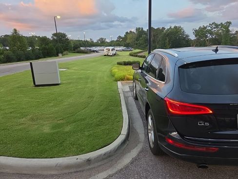 Used 2017 Audi Q5 2.0T Premium AWD/4WD image 7