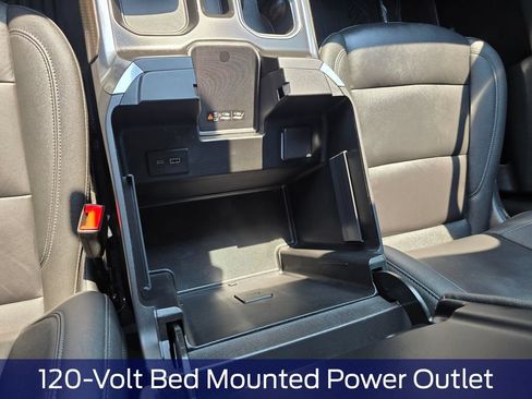 Used 2024 Chevrolet Silverado 1500 LT Trail Boss w/ LT Trail Boss Premium Package AWD/4WD image 28