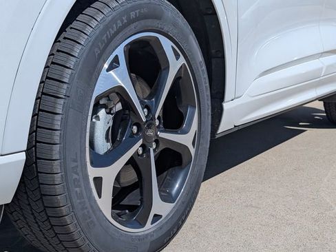 Certified 2024 Ford Escape ST-Line Elite AWD/4WD image 9