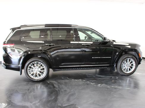 Used 2024 Jeep Grand Cherokee L Summit w/ MOPAR Finishing Package AWD/4WD image 28